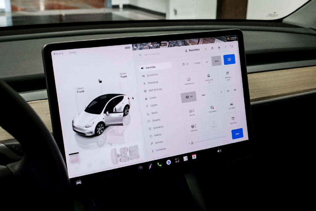 Used 2022 Tesla Model Y Long Range AWD/4WD image 21