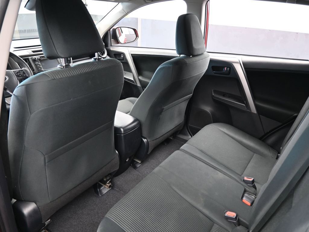 Used 2017 Toyota RAV4 LE image 32