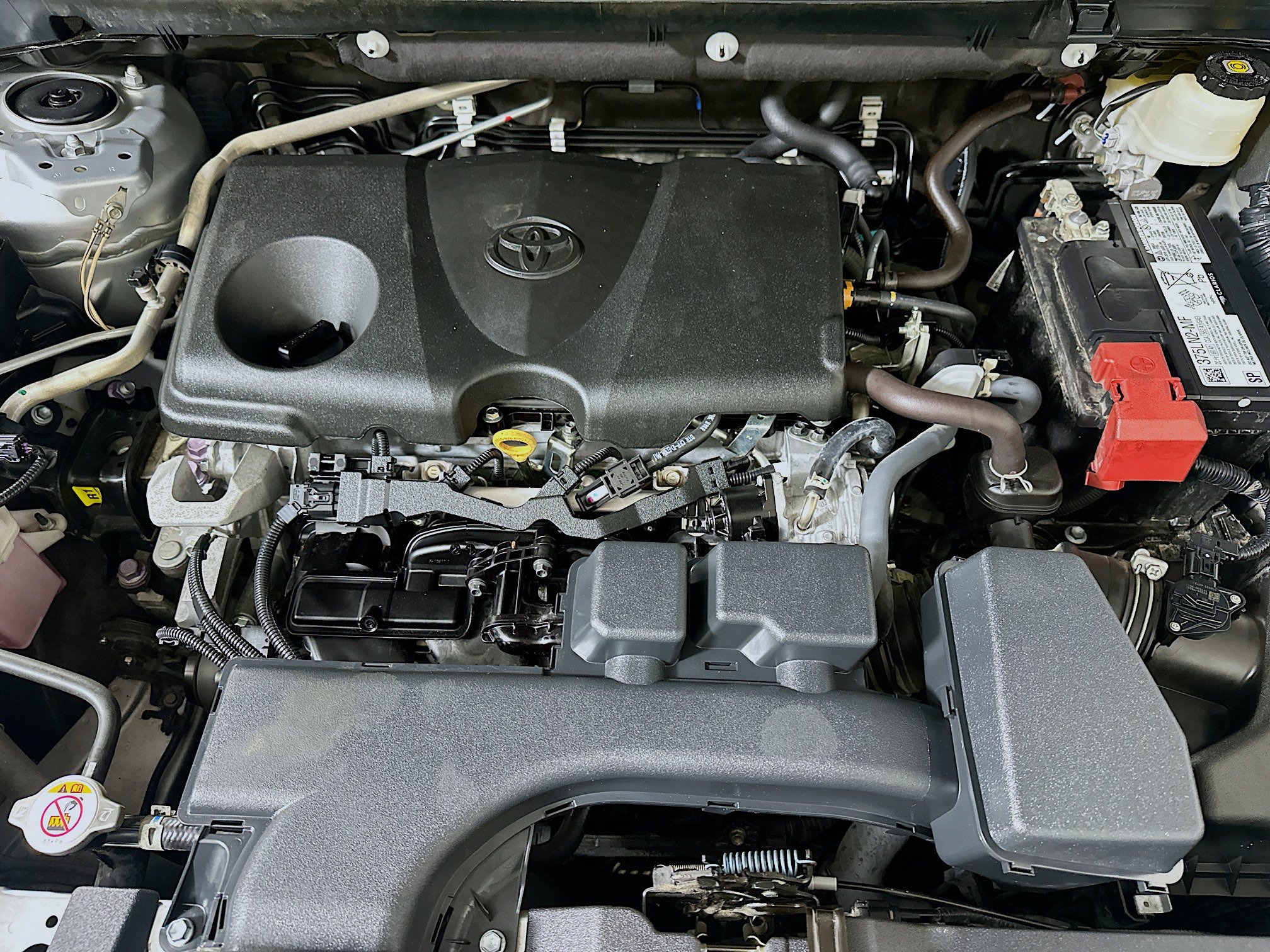 Used 2022 Toyota RAV4 Limited FWD image 35