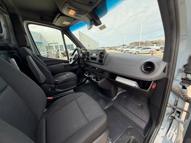 Used 2021 Mercedes-Benz Sprinter 1500 image 21
