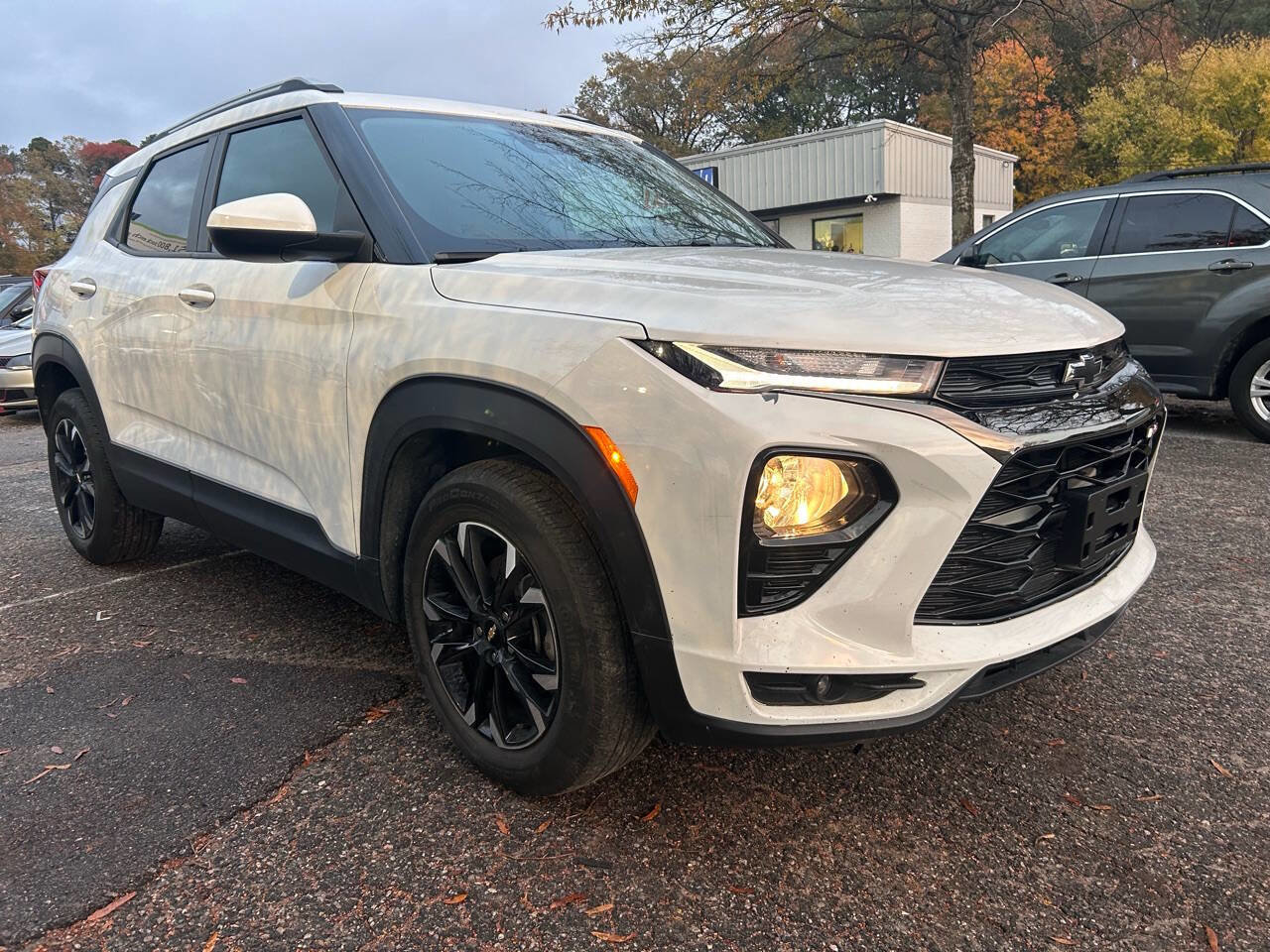 Used 2021 Chevrolet TrailBlazer LT w/ Convenience Package image 3