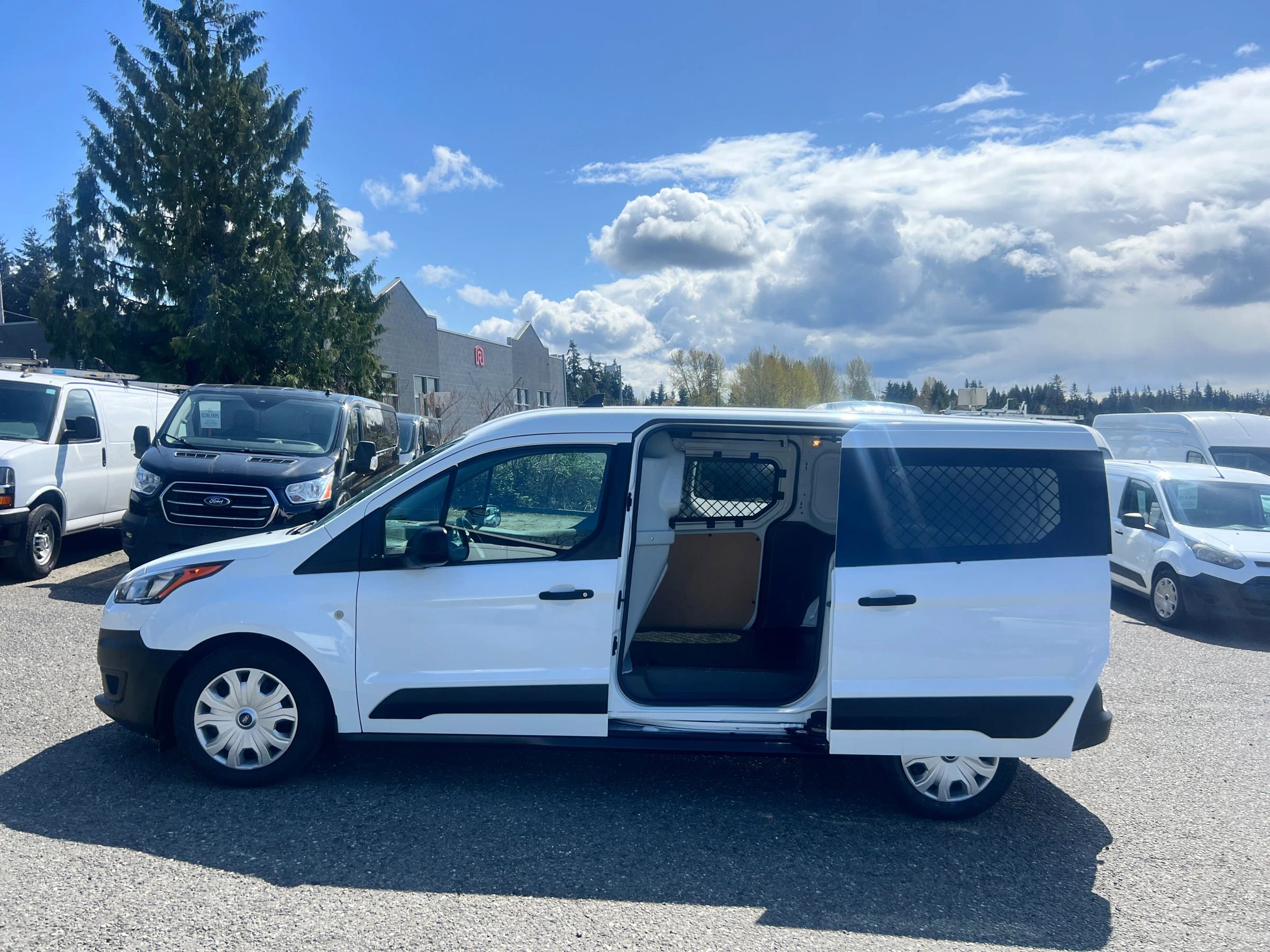 Used 2020 Ford Transit Connect XL image 9