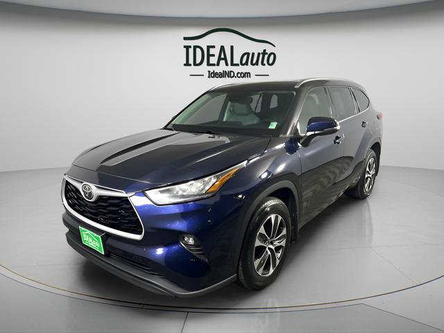 Used 2020 Toyota Highlander XLE image 11