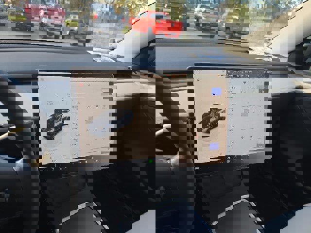 Used 2024 Tesla Model Y Long Range image 28