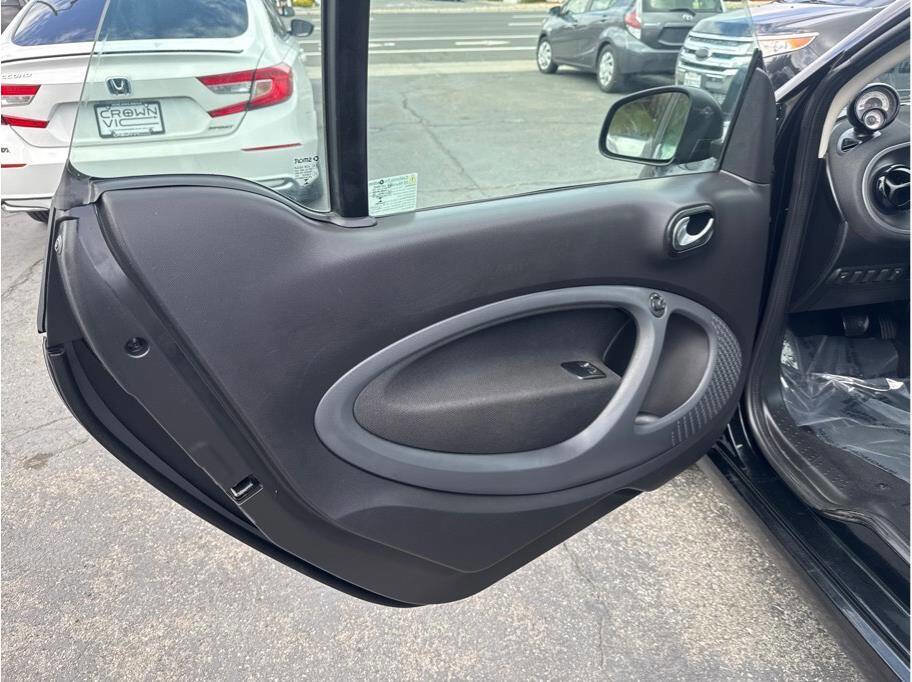 Used 2017 smart fortwo electric drive RWD image 5