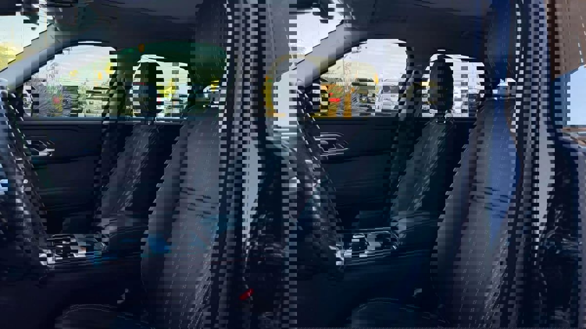 Used 2019 Land Rover Range Rover Velar S image 40