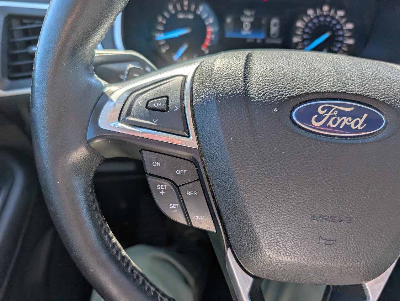 Used 2015 Ford Edge SEL AWD/4WD image 22