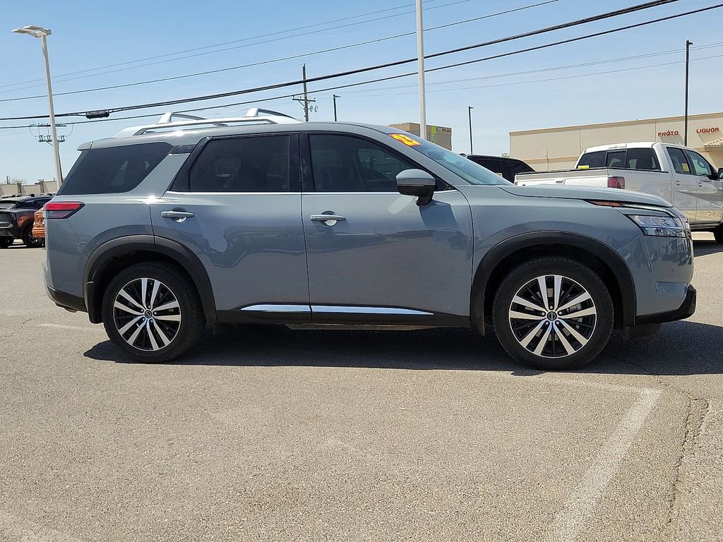 Used 2023 Nissan Pathfinder Platinum AWD/4WD image 12