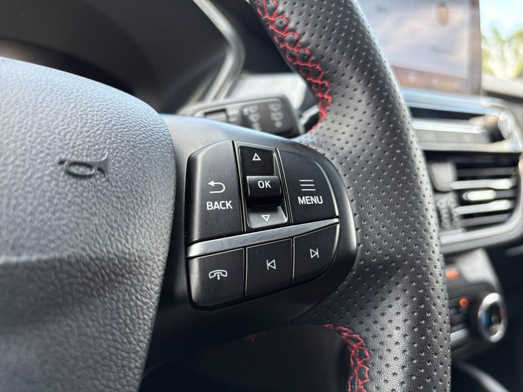 Used 2023 Ford Escape ST-Line FWD image 14