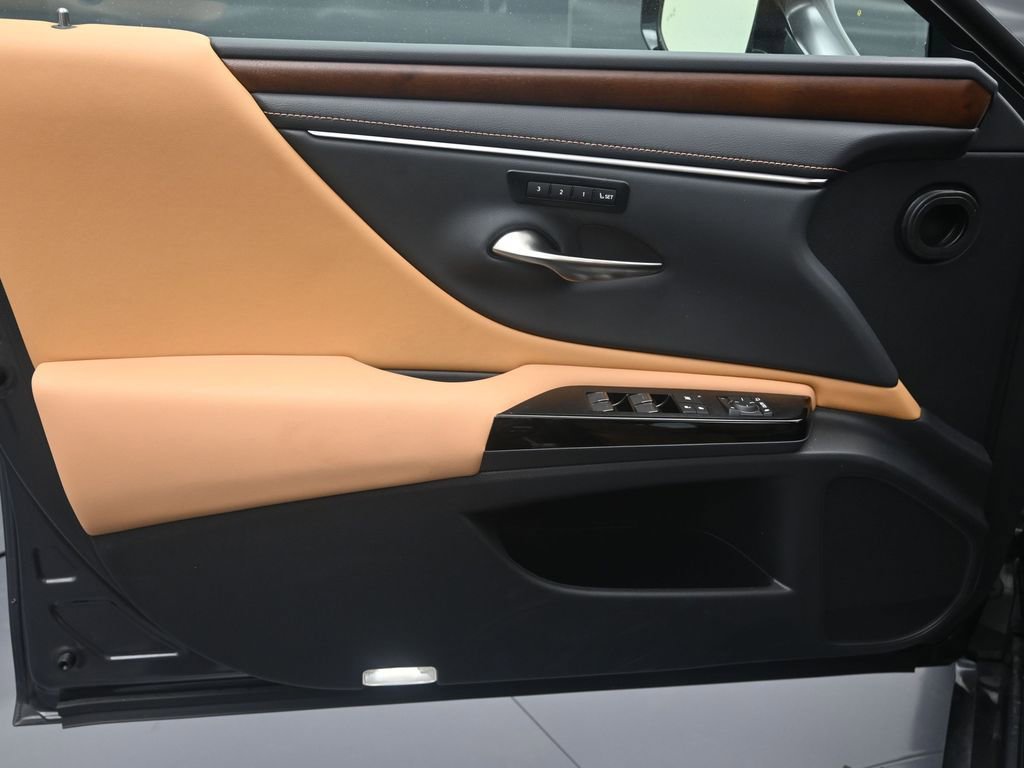 Used 2024 Lexus ES 350 w/ Premium Package image 11