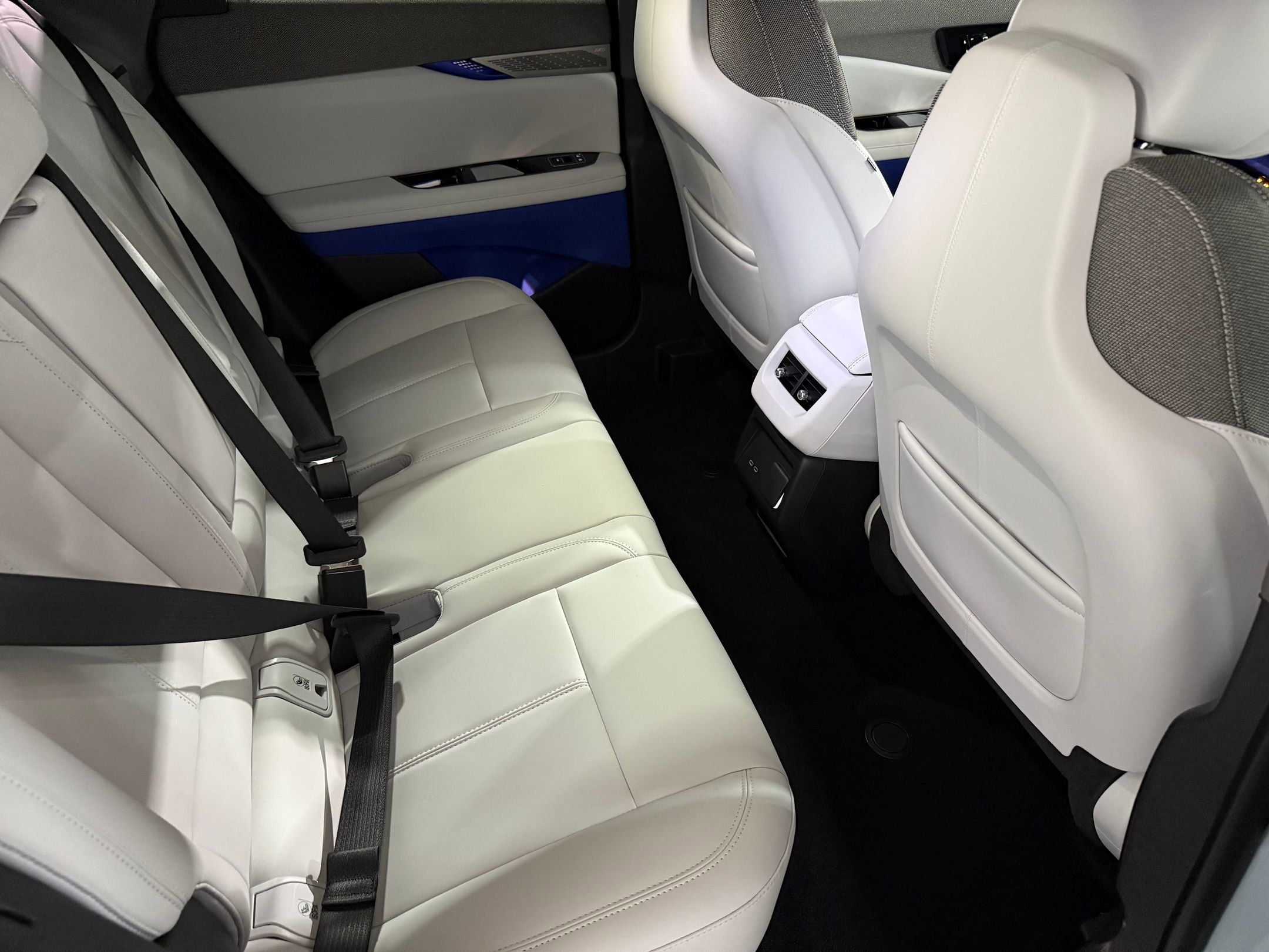 New 2026 Cadillac Optiq Sport 1 image 44