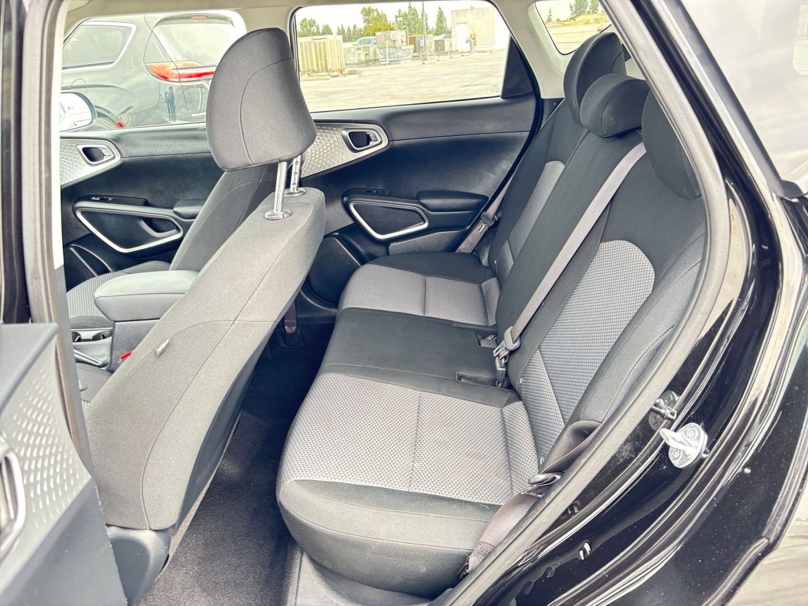 Used 2025 Kia Soul LX w/ LX Technology Package FWD image 22