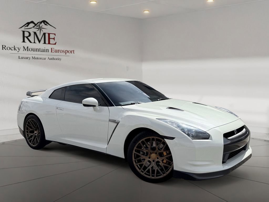 Used 2009 Nissan GT-R Premium AWD/4WD image 1