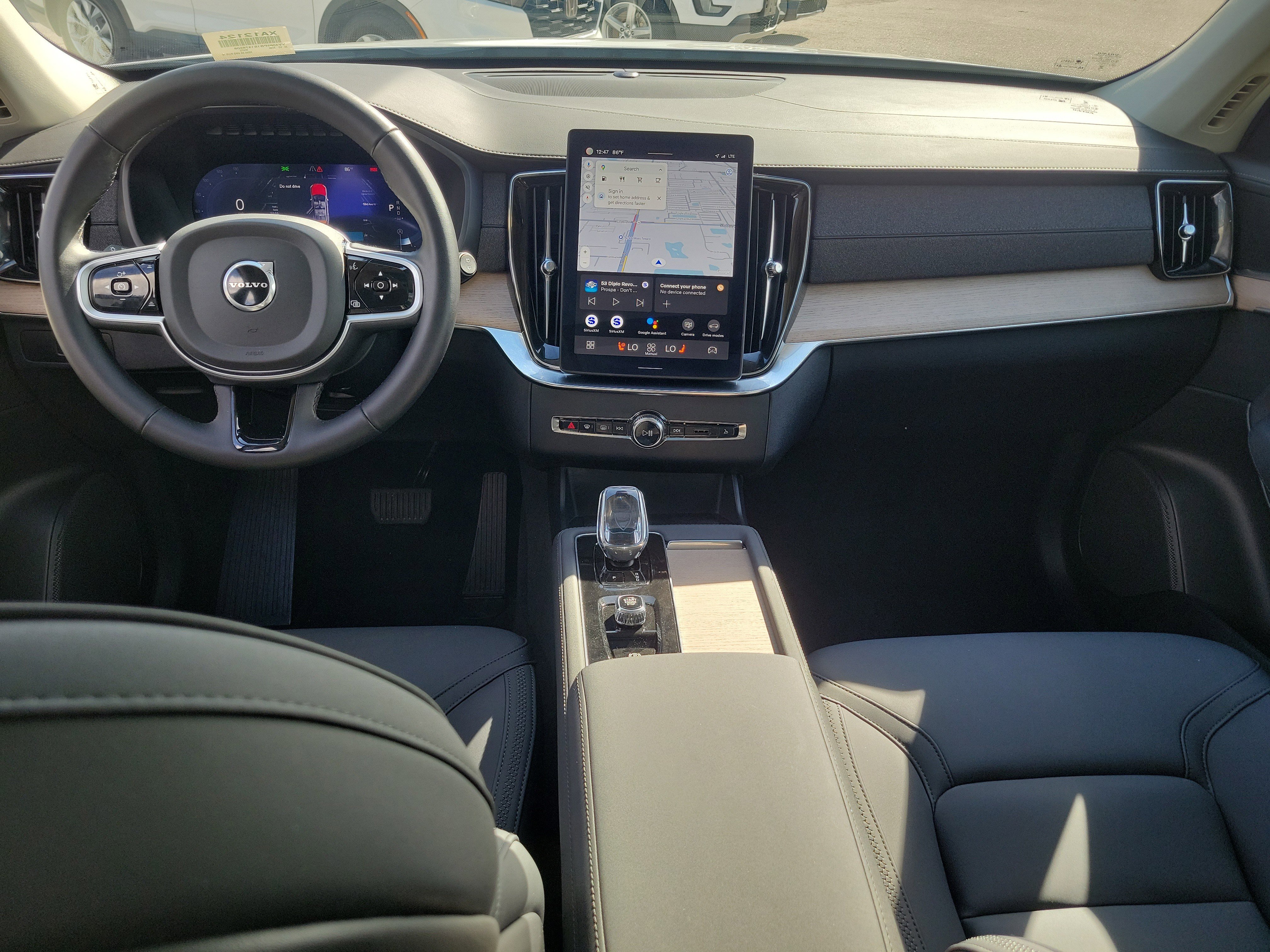 Used 2025 Volvo XC90 B6 Plus image 28