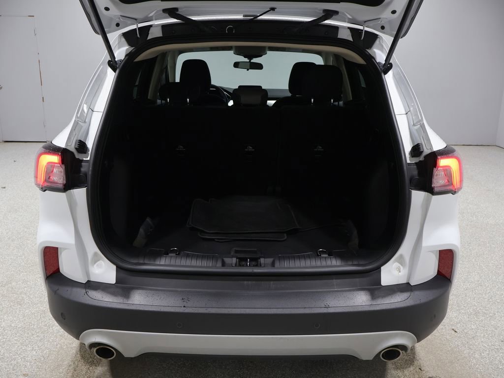 Used 2020 Ford Escape SE image 20