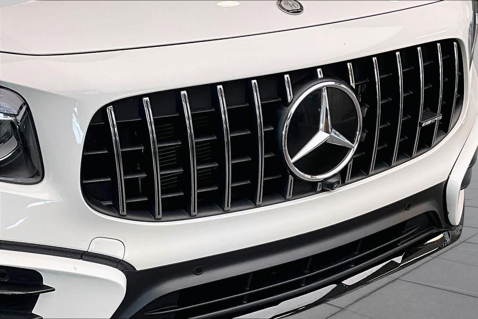 Used 2026 Mercedes-Benz GLB 35 AMG 4MATIC image 32