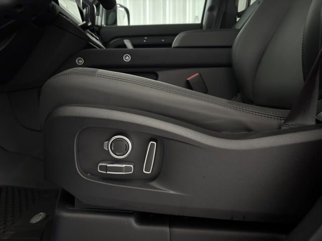 Used 2024 Land Rover Defender 130 V8 image 14