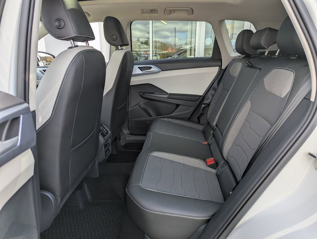 New 2026 Volkswagen Taos SE AWD/4WD image 28