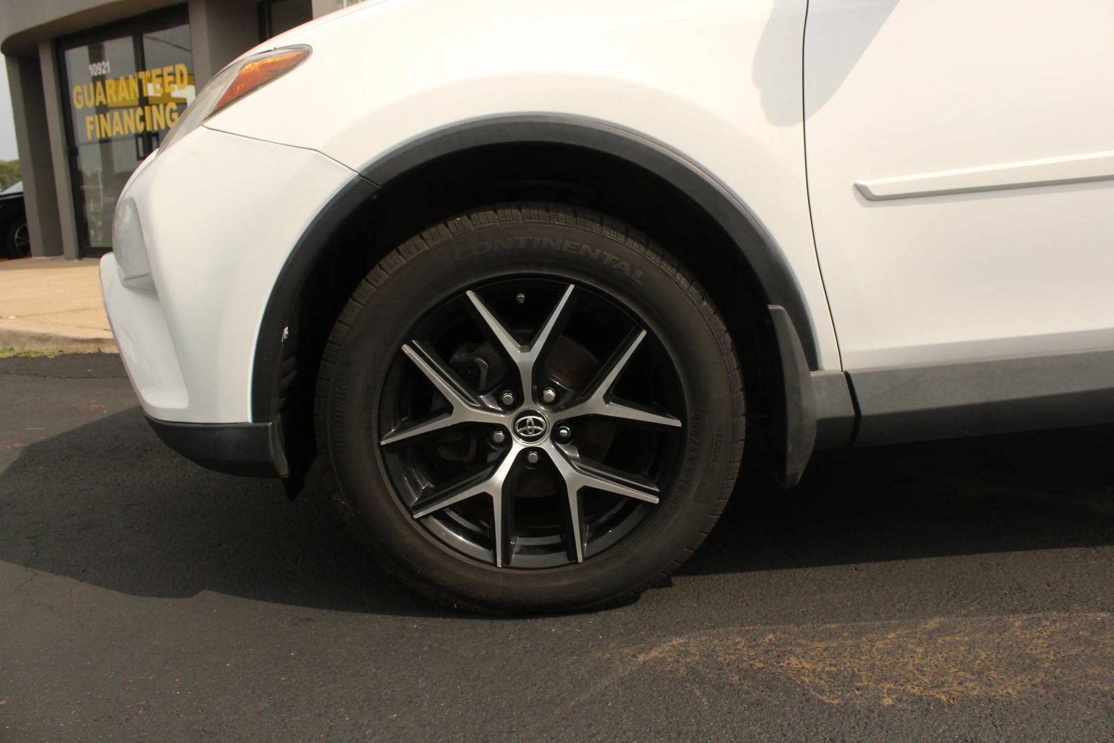 Used 2014 Toyota RAV4 XLE AWD/4WD image 3