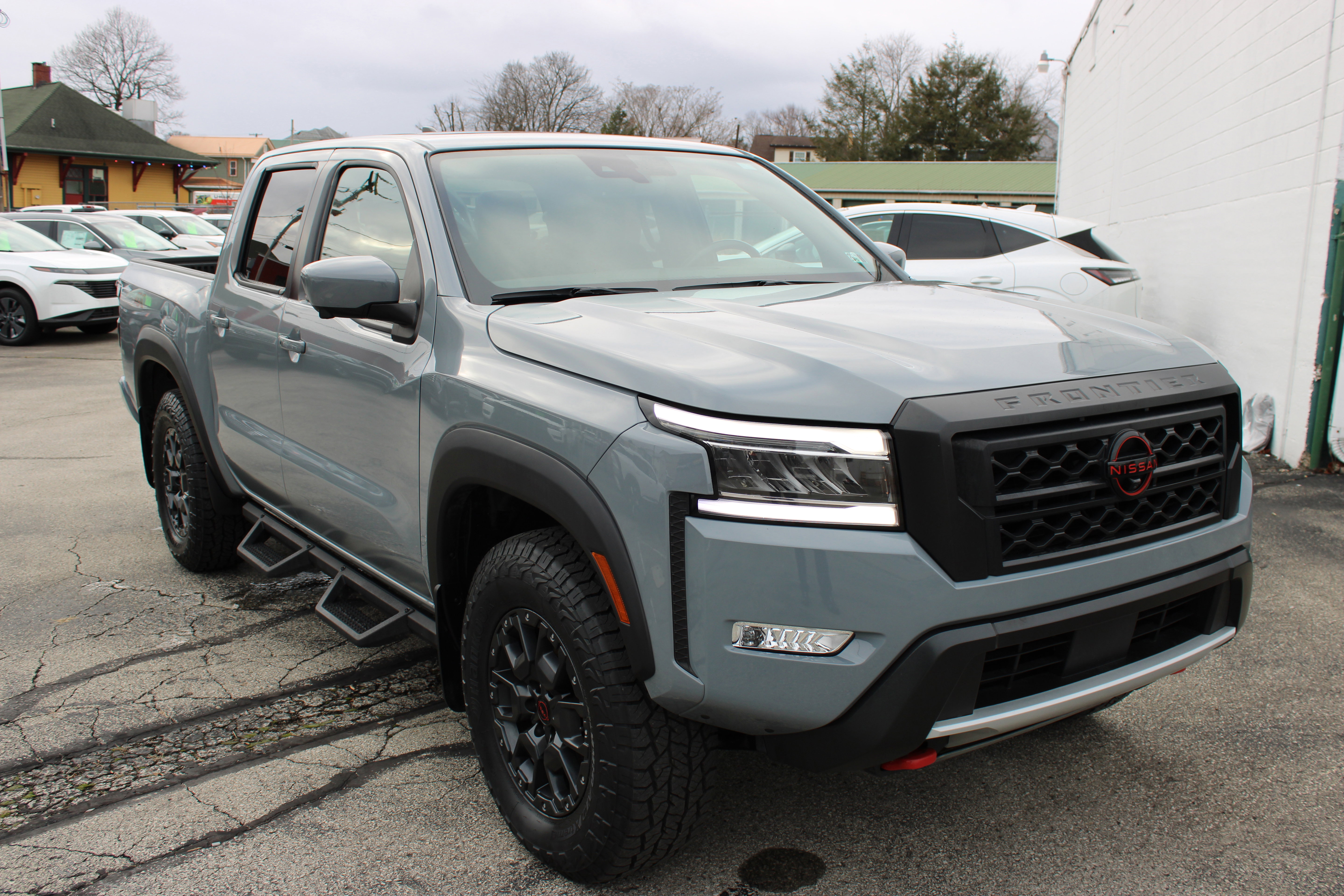 Certified 2024 Nissan Frontier PRO-4X w/ Pro Premium Package image 9