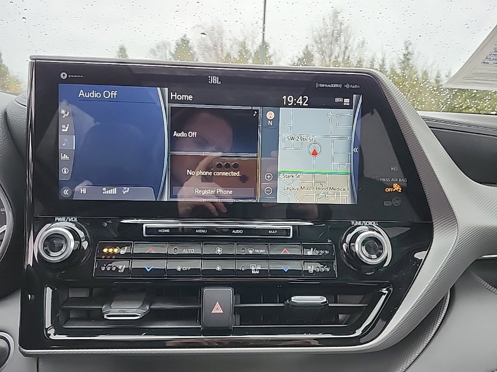 Used 2021 Toyota Highlander Platinum image 44