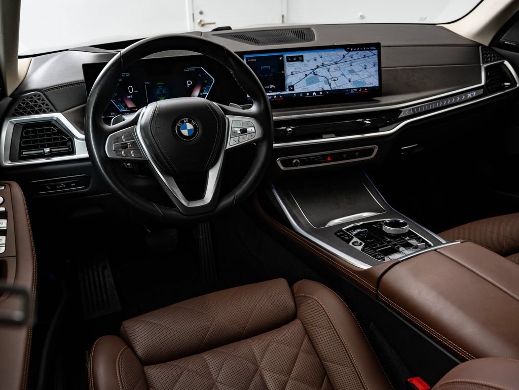 Used 2024 BMW X7 xDrive40i w/ Executive Package AWD/4WD image 4