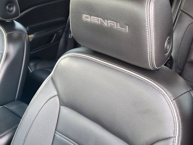 Used 2019 GMC Acadia Denali w/ Technology Package AWD/4WD image 14