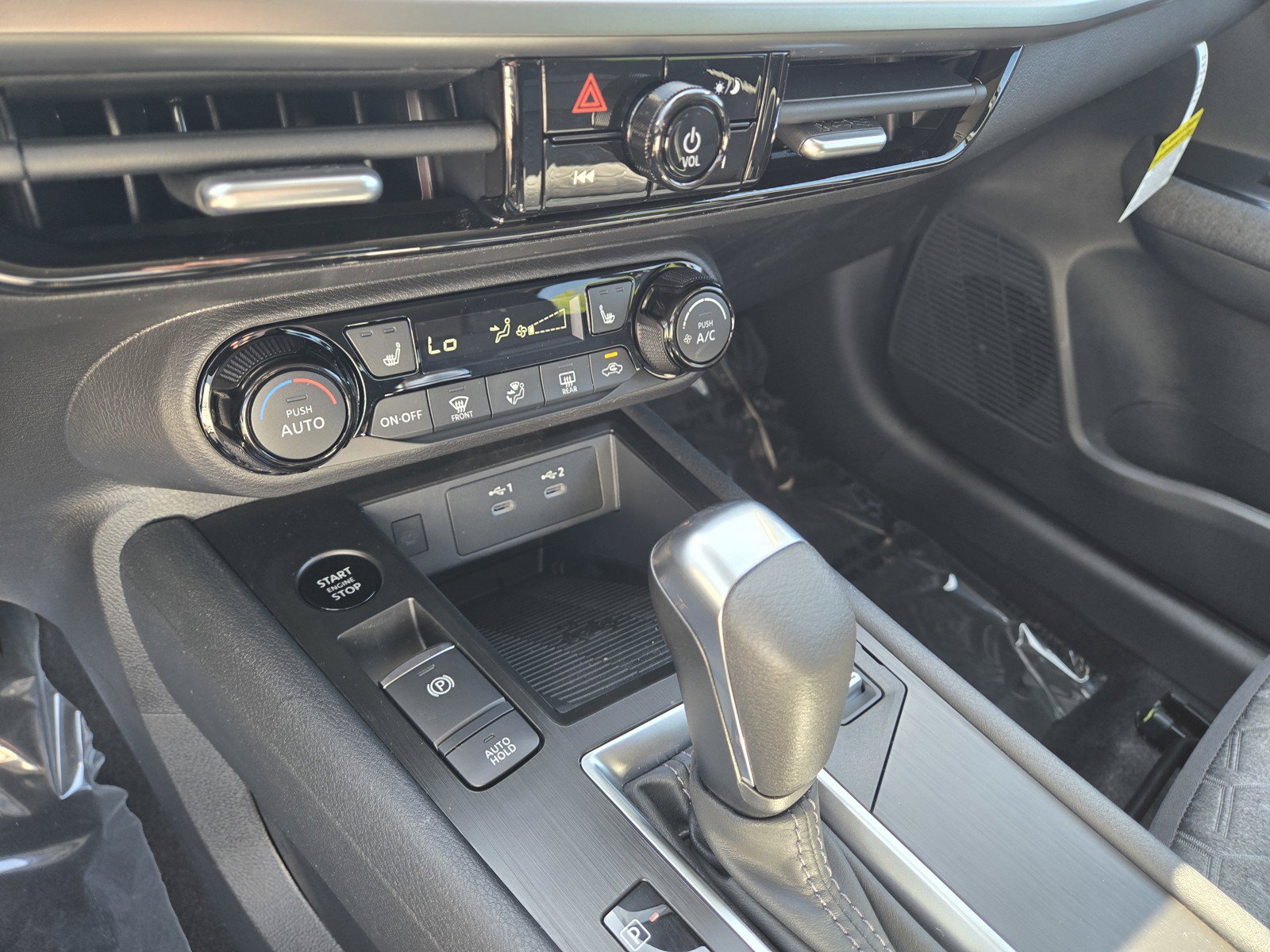 New 2026 Nissan Kicks SV w/ Cold Weather Package FWD image 15
