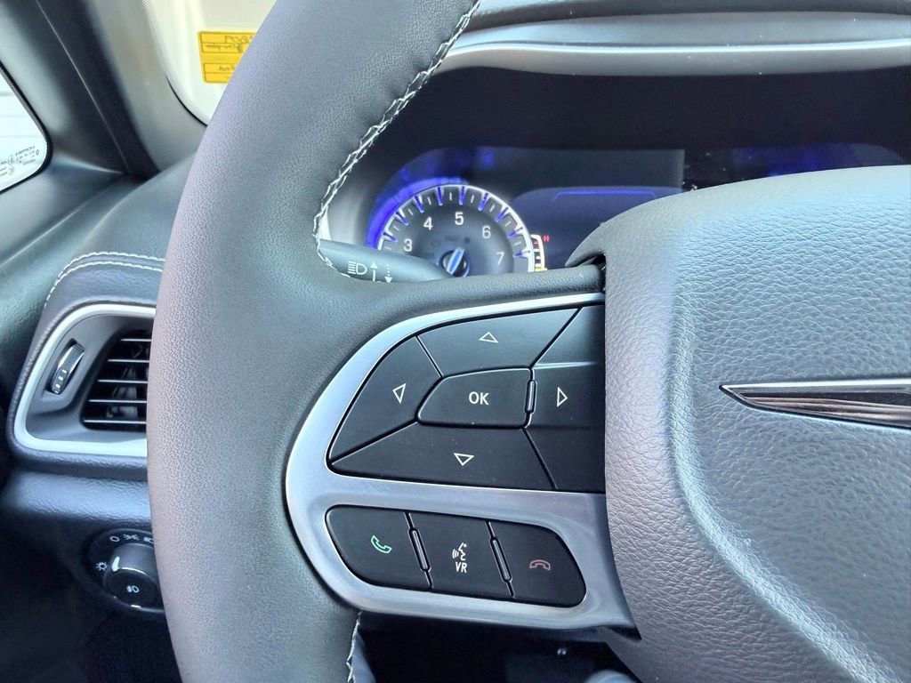 New 2026 Chrysler Pacifica Select image 11