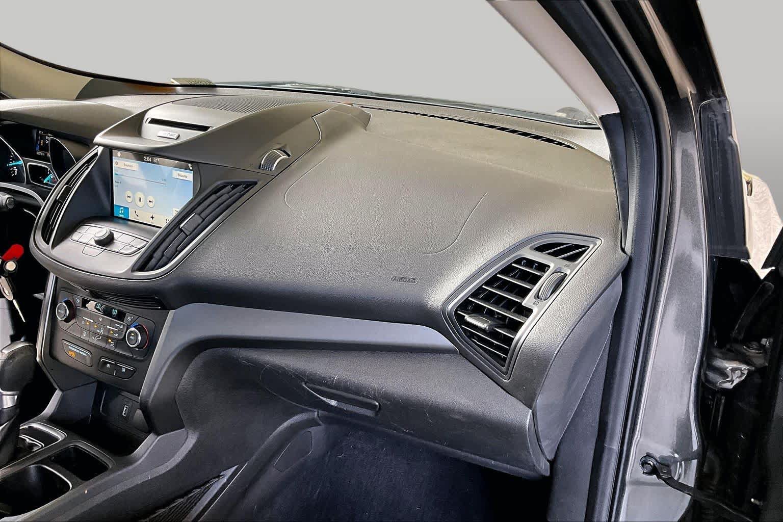 Used 2017 Ford Escape SE w/ Equipment Group 201A FWD image 18