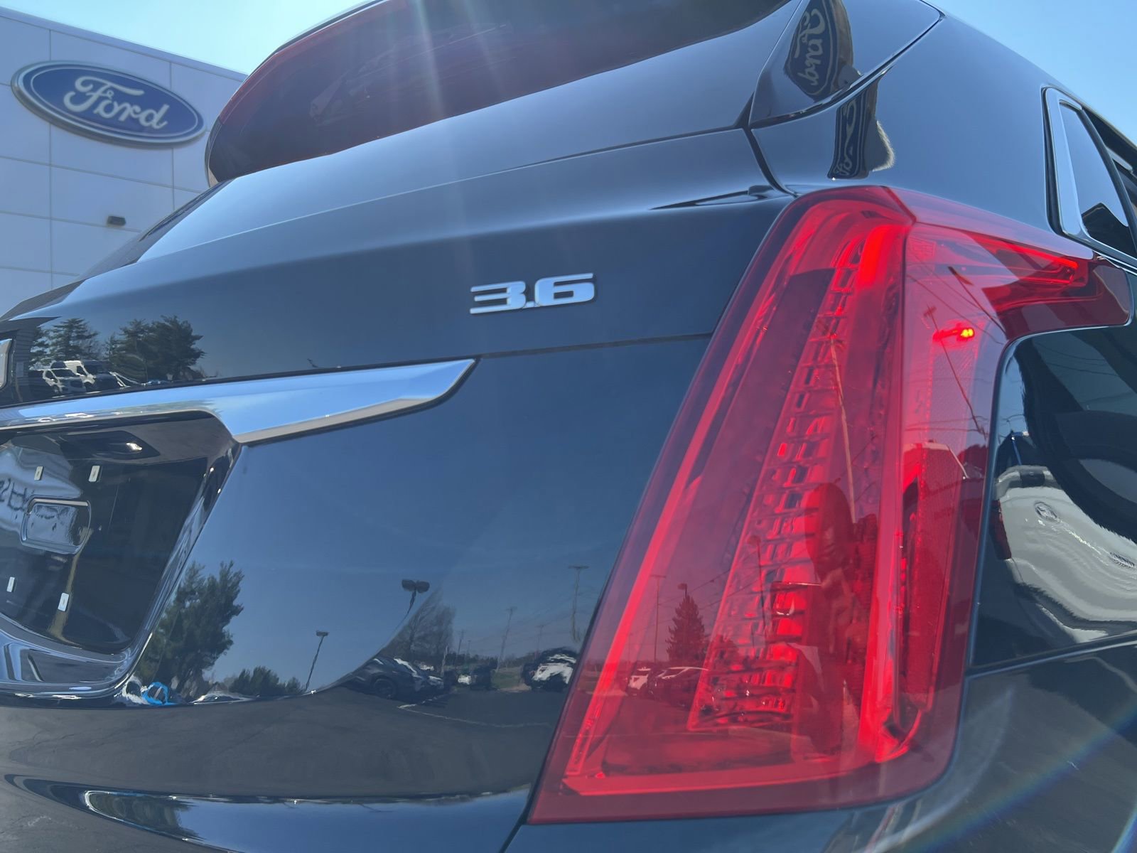 Used 2018 Cadillac XT5 Luxury w/ Driver Awareness Package image 17