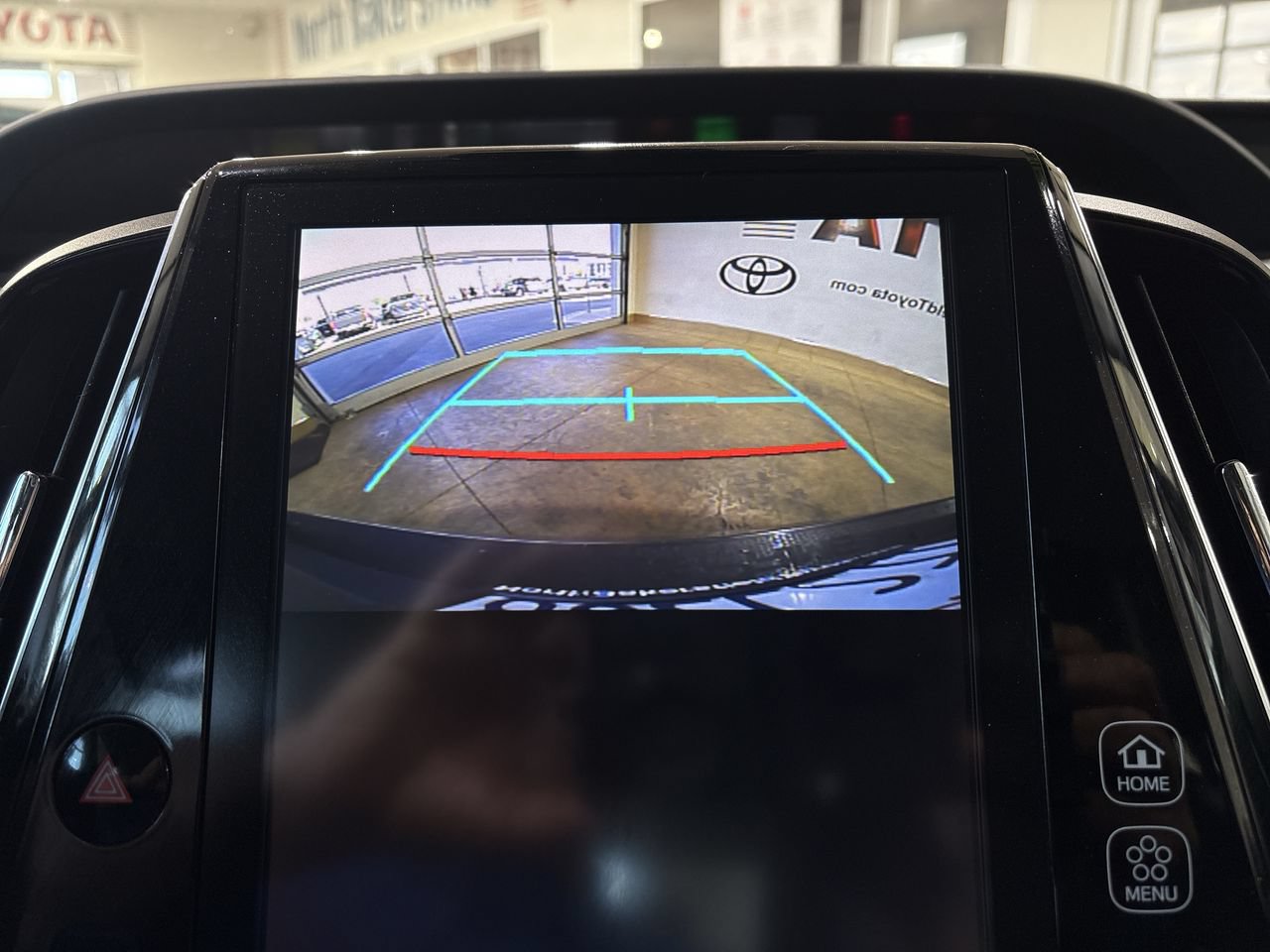 Used 2021 Toyota Prius Prime XLE w/ Carpet Mat Package (TMS) FWD image 18