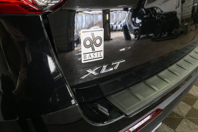 Used 2023 Ford Explorer XLT w/ Equipment Group 202A AWD/4WD image 9