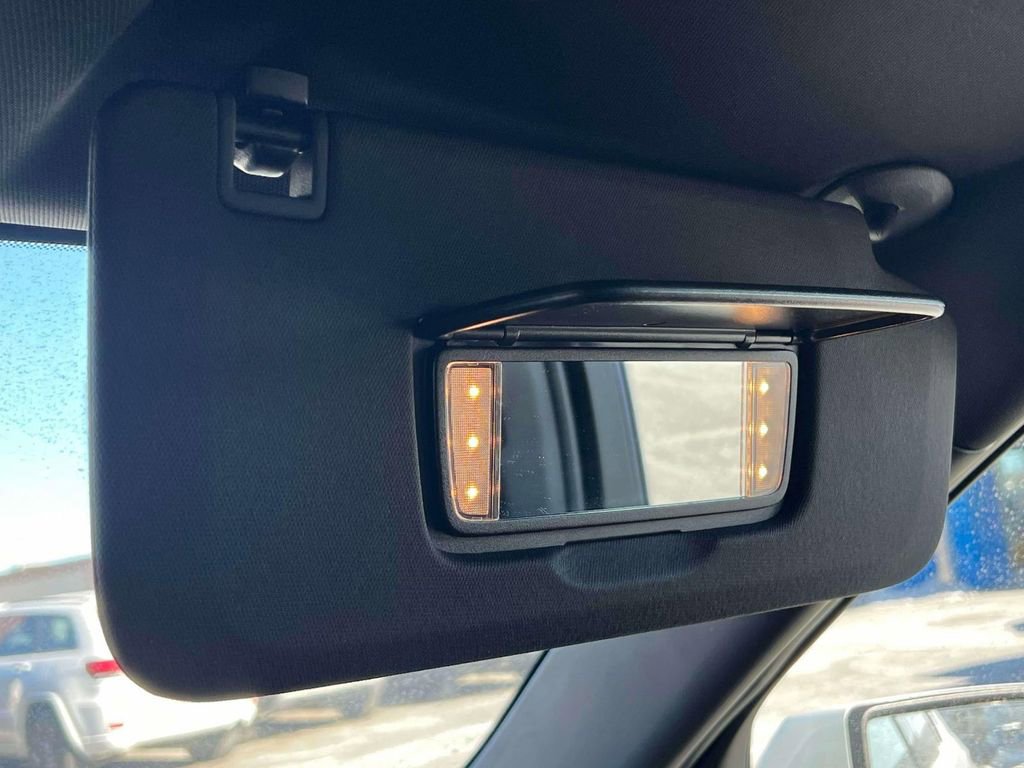 Used 2023 Chevrolet Traverse LT AWD/4WD image 26