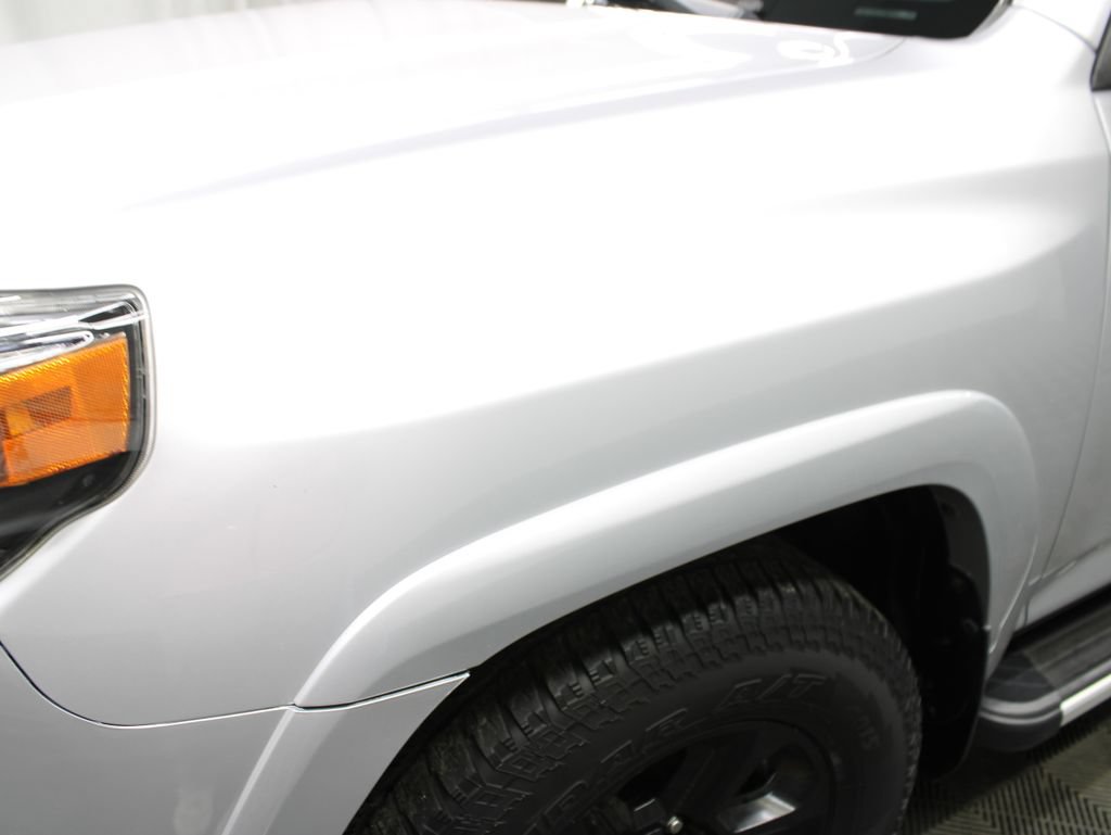 Used 2017 Toyota 4Runner SR5 AWD/4WD image 38