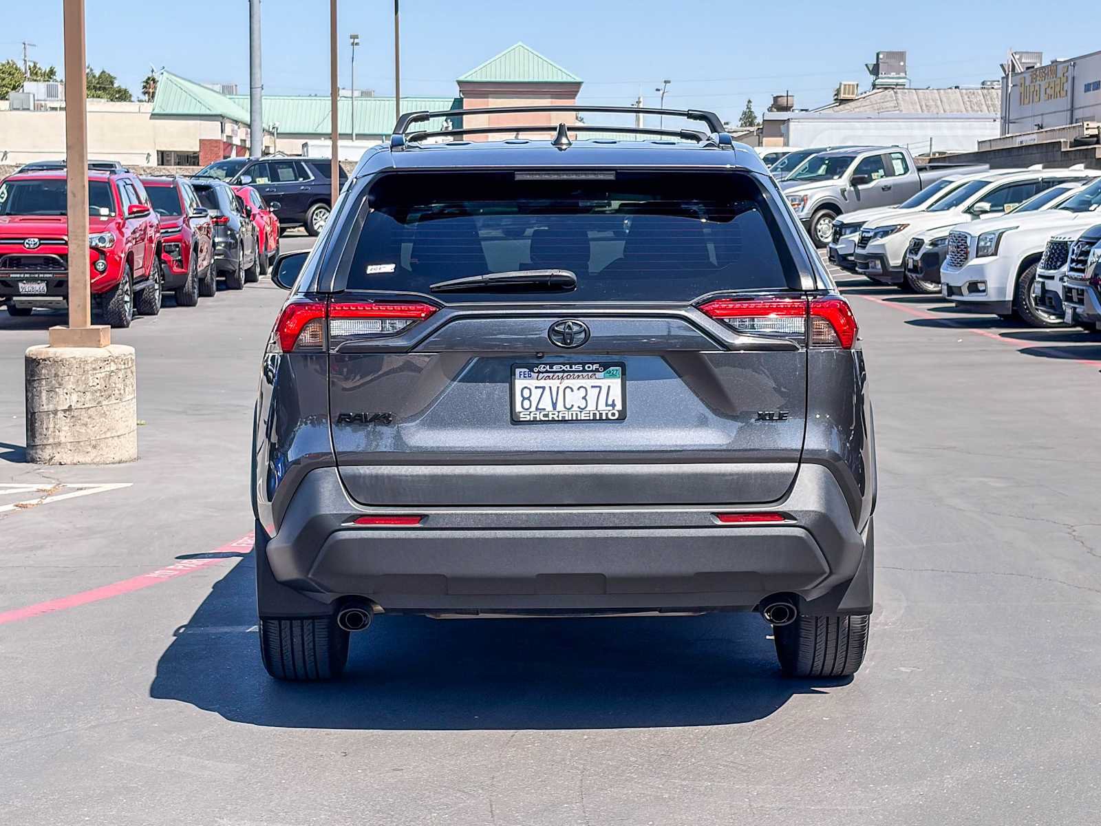 Used 2022 Toyota RAV4 XLE Premium w/ Carpet Mat Package (TMS) FWD image 3