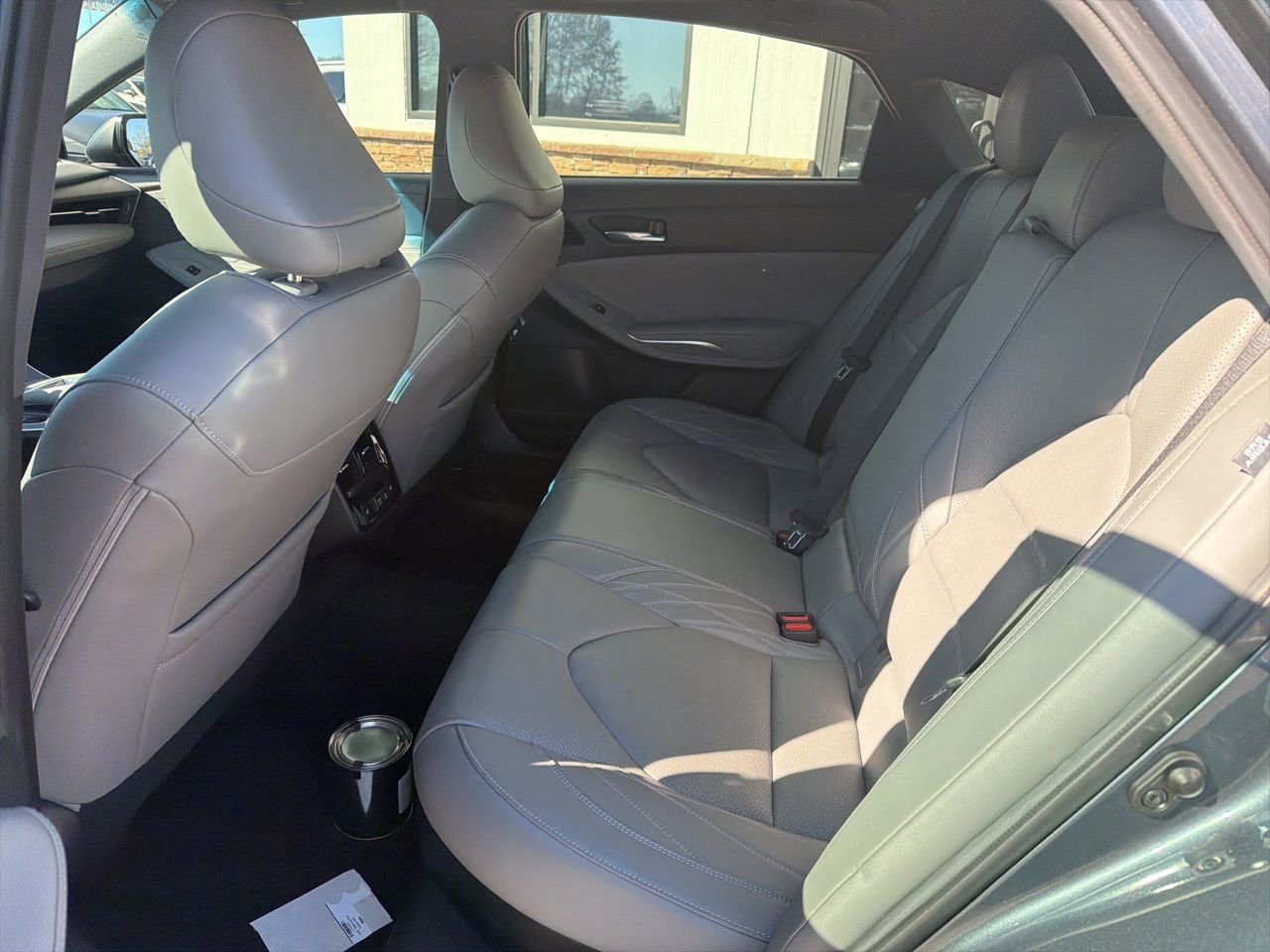 Used 2022 Toyota Avalon Limited image 5