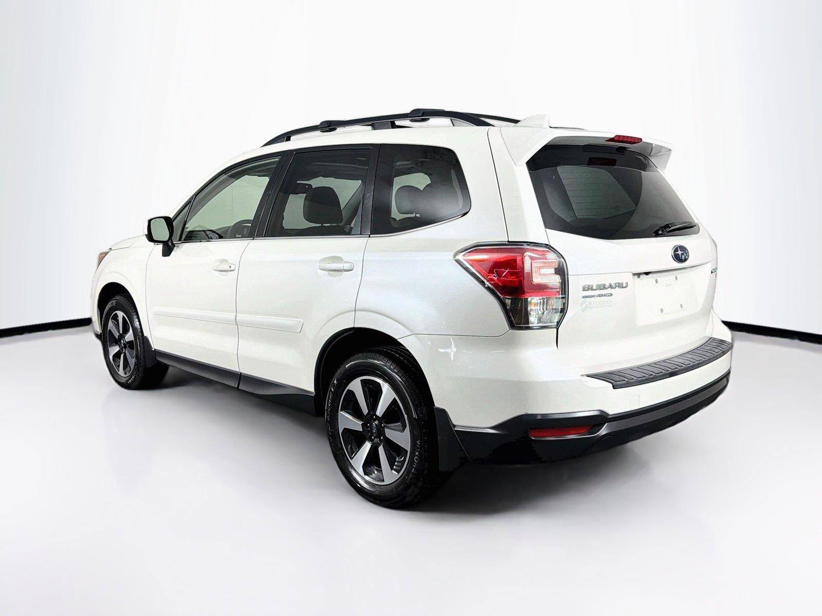 Used 2017 Subaru Forester 2.5i Limited AWD/4WD image 9