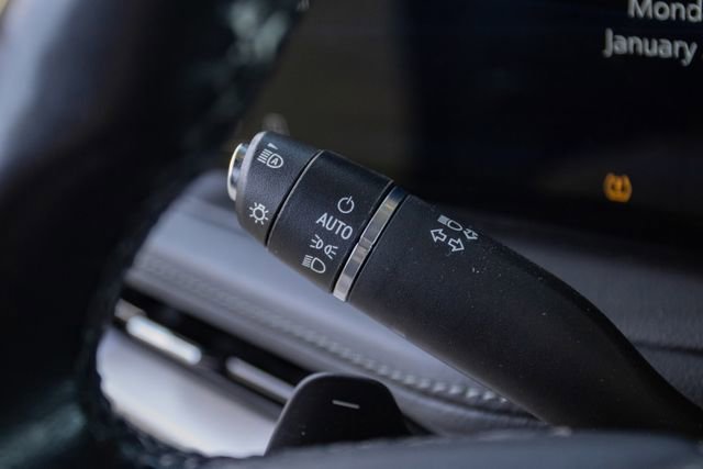 Used 2024 Cadillac XT4 Premium Luxury image 16