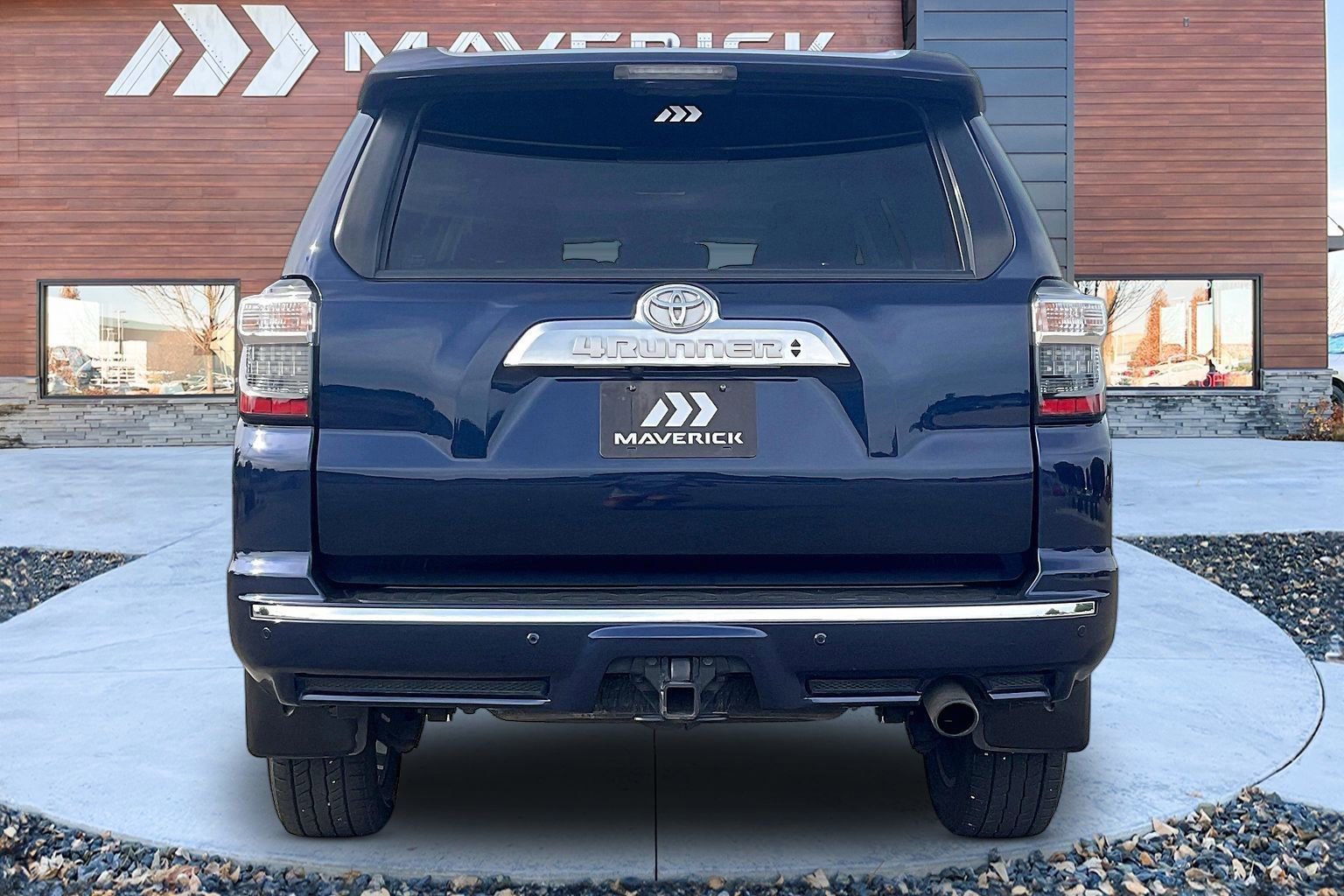 Used 2022 Toyota 4Runner Limited AWD/4WD image 6