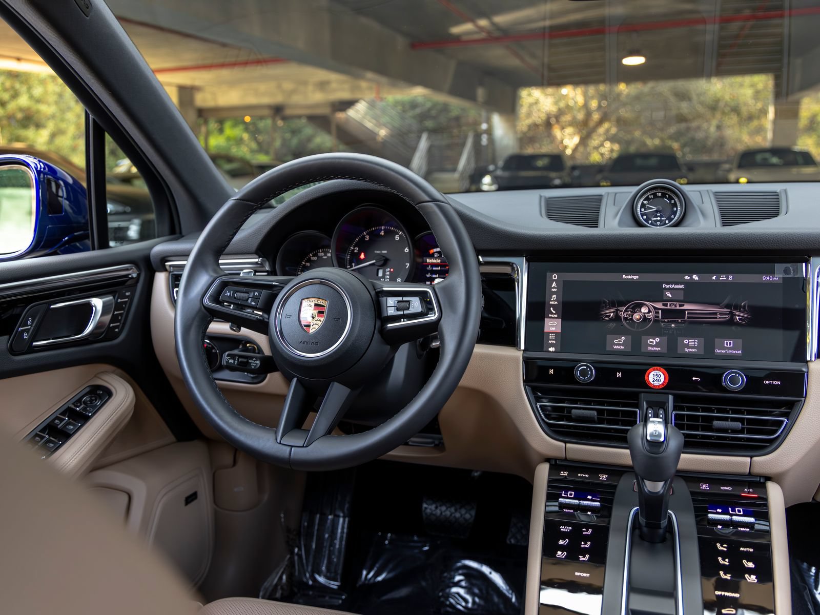 Certified 2026 Porsche Macan AWD/4WD image 40
