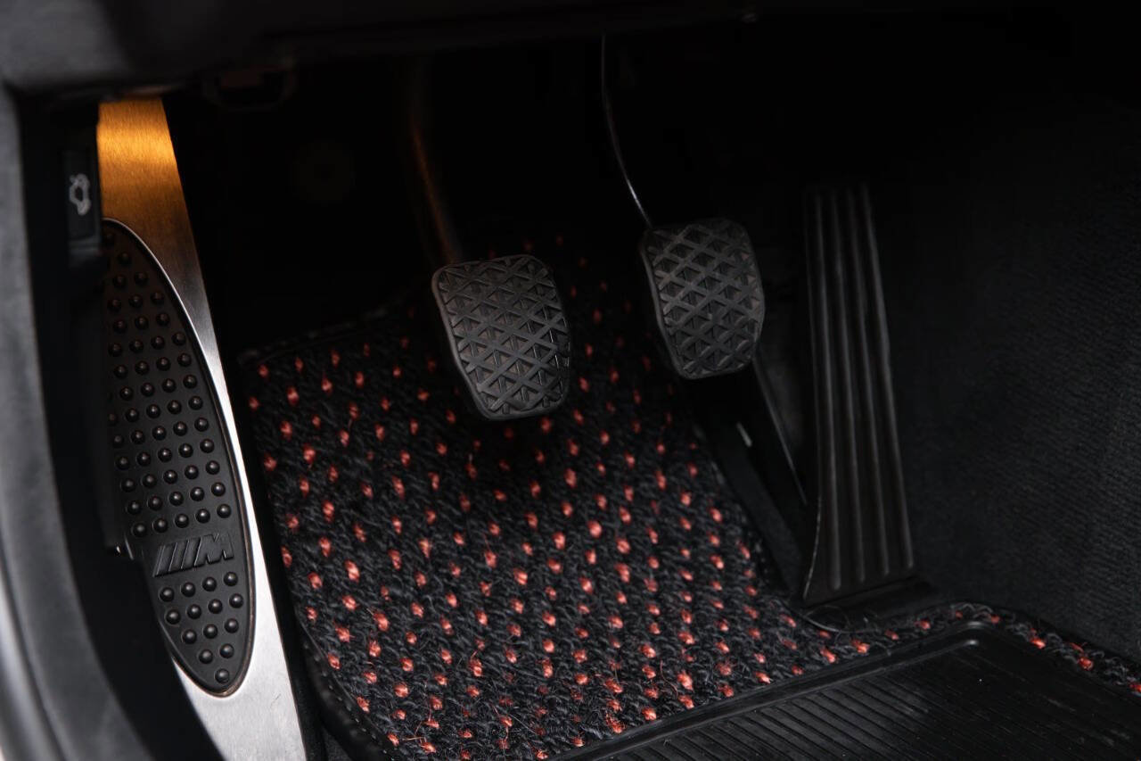 Used 2005 BMW M3 Coupe image 35