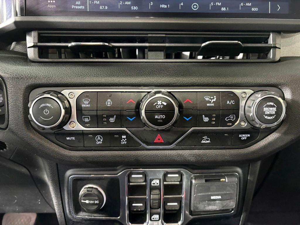 Used 2024 Jeep Gladiator Sport image 18