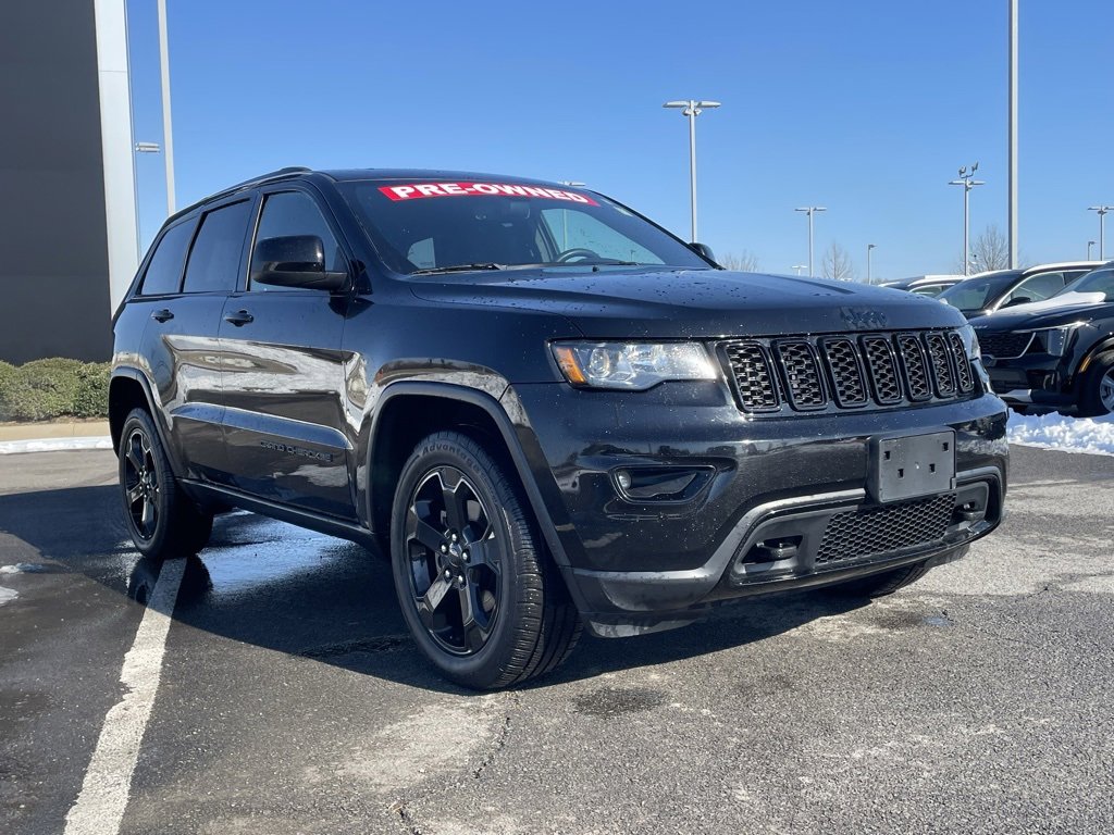 Used 2018 Jeep Grand Cherokee Laredo image 2