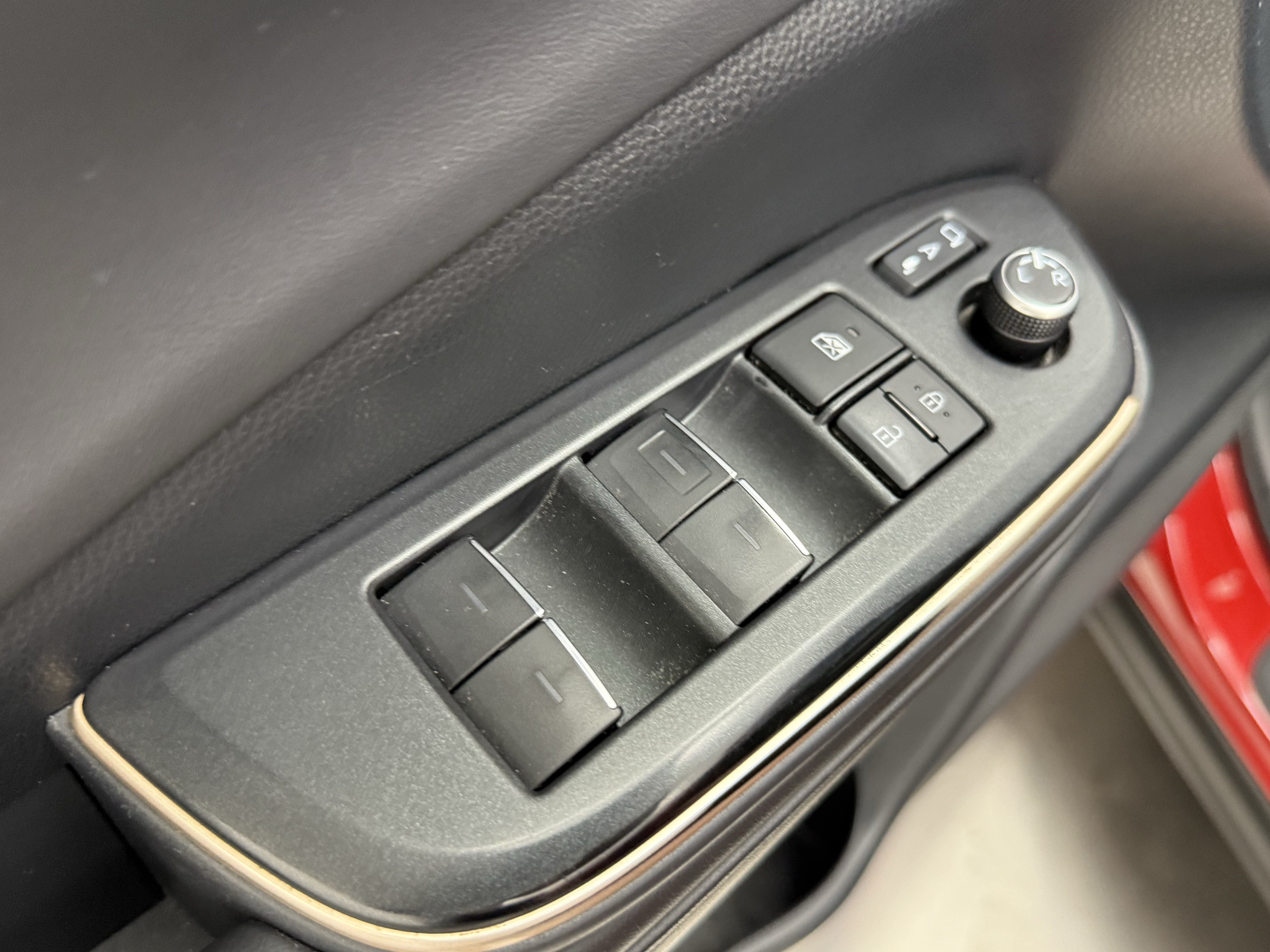 Used 2023 Toyota Crown AWD/4WD image 11