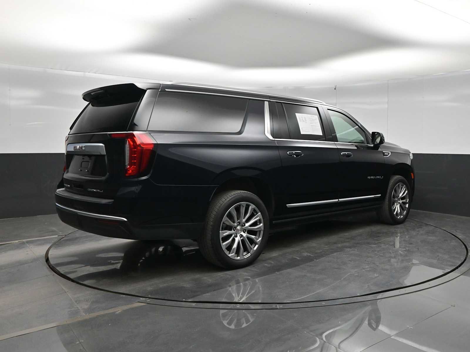 Used 2023 GMC Yukon XL Denali w/ Max Trailering Package AWD/4WD image 7