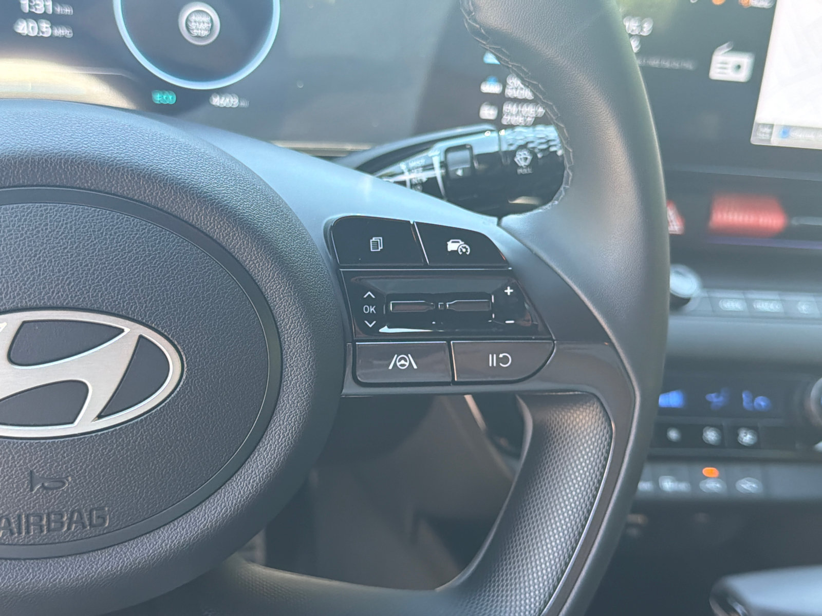 Certified 2026 Hyundai Elantra SEL FWD image 26