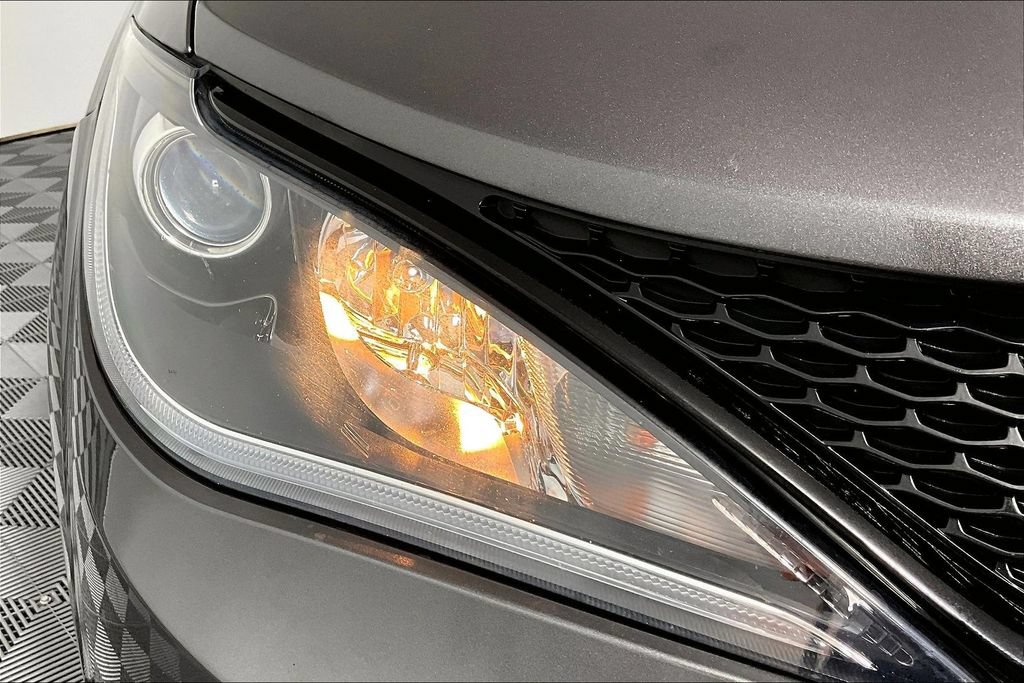 Used 2020 Chrysler Pacifica Touring w/ S Appearance Package FWD image 29