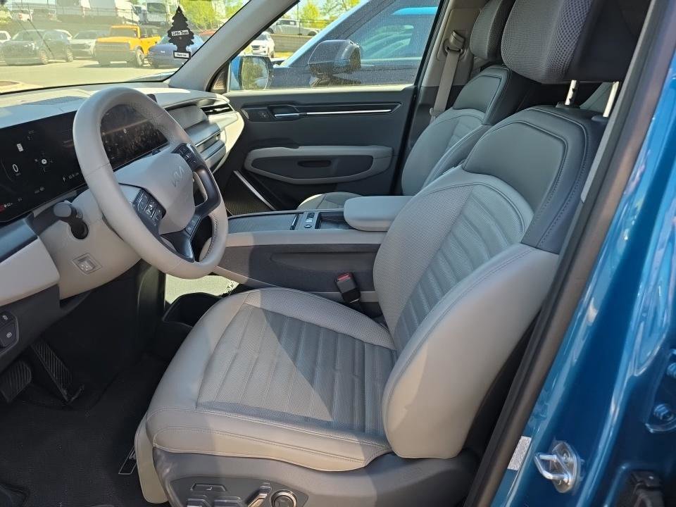 Certified 2024 Kia EV9 Land image 5