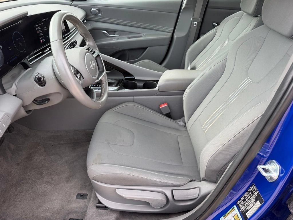 Used 2025 Hyundai Elantra SEL FWD image 10